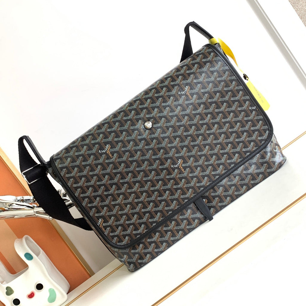 Goyard Medium Messenger Bag Shoulder Bag #95153