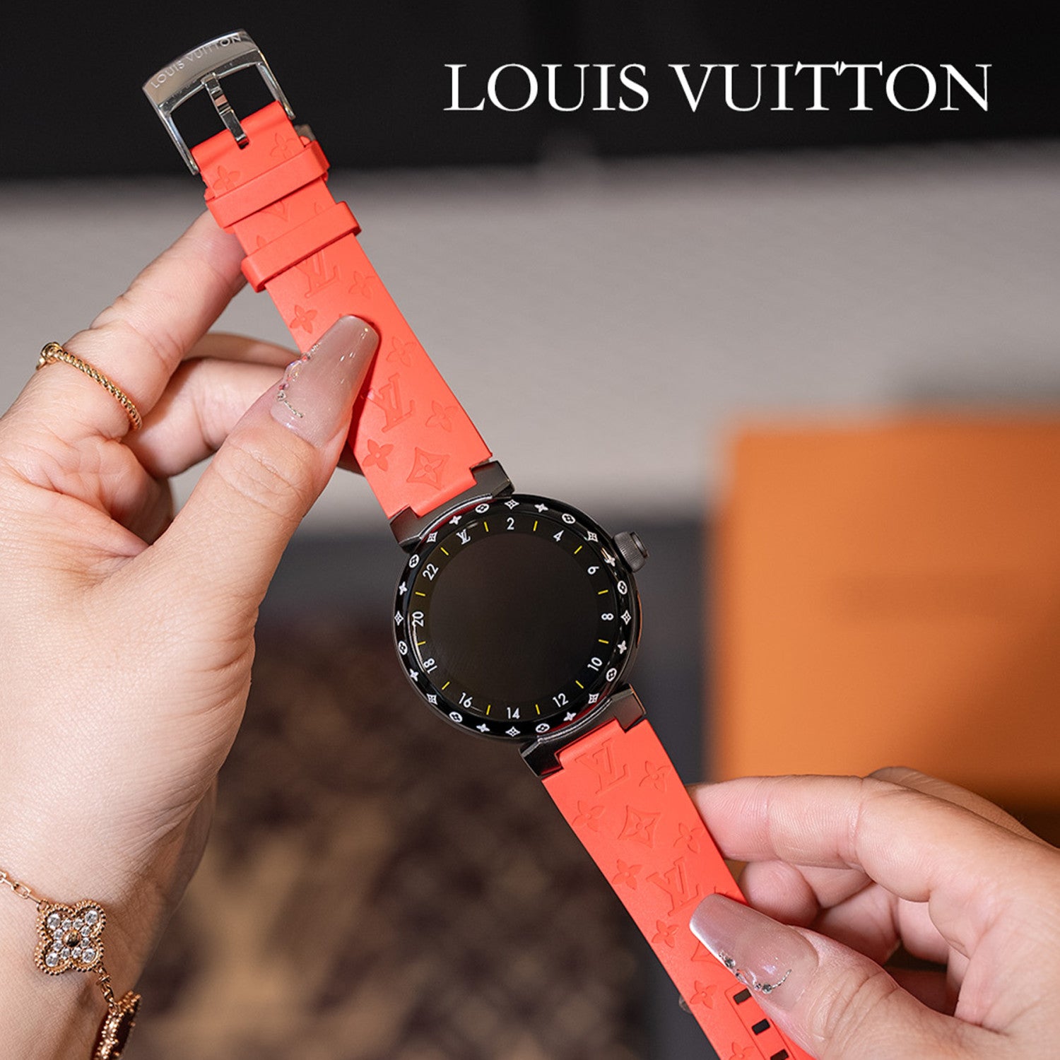Louis Vuitton Tambour Horizon Light Up Connected Watch Men's Women's Fashion Accessories Diameter 44mm1.2 Inch Round Amoled Full Touch Screen Resolution 390*390 Sensor Actuator Life Waterproof Smart Watch #81447