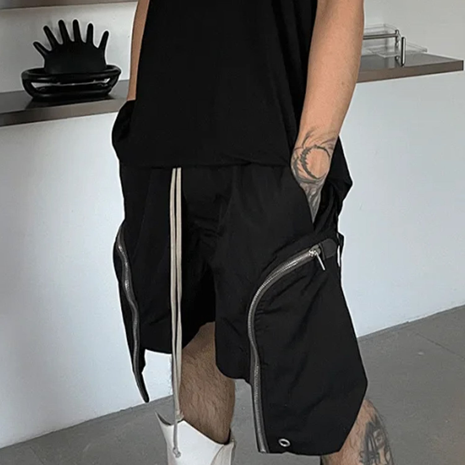 Rick Owens  Casual shorts with zippered large pockets #91112