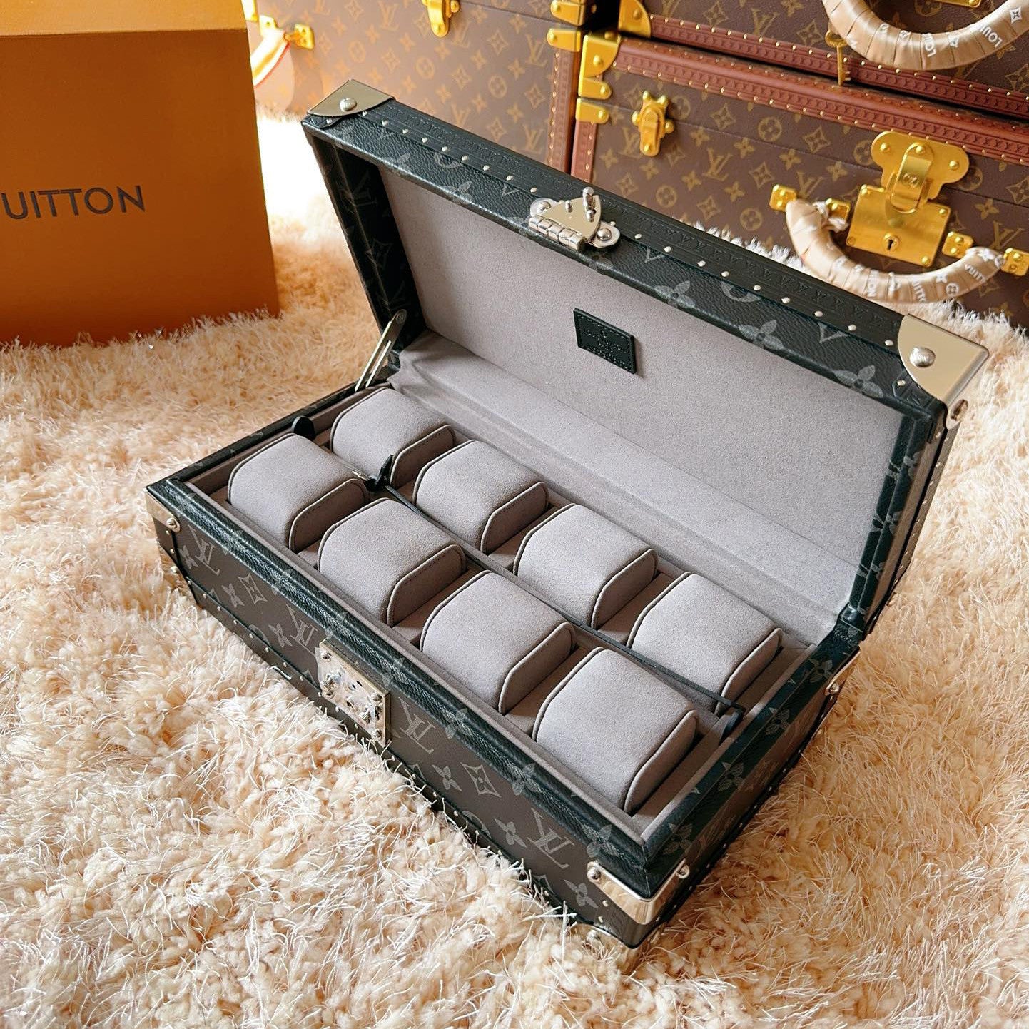 Louis Vuitton Men's and Women's Solid Colour Classic Printed Canvas Watch Storage Box Bag Bags (please Contact Customer Service To Select Colors Before Purchasing.) #77994