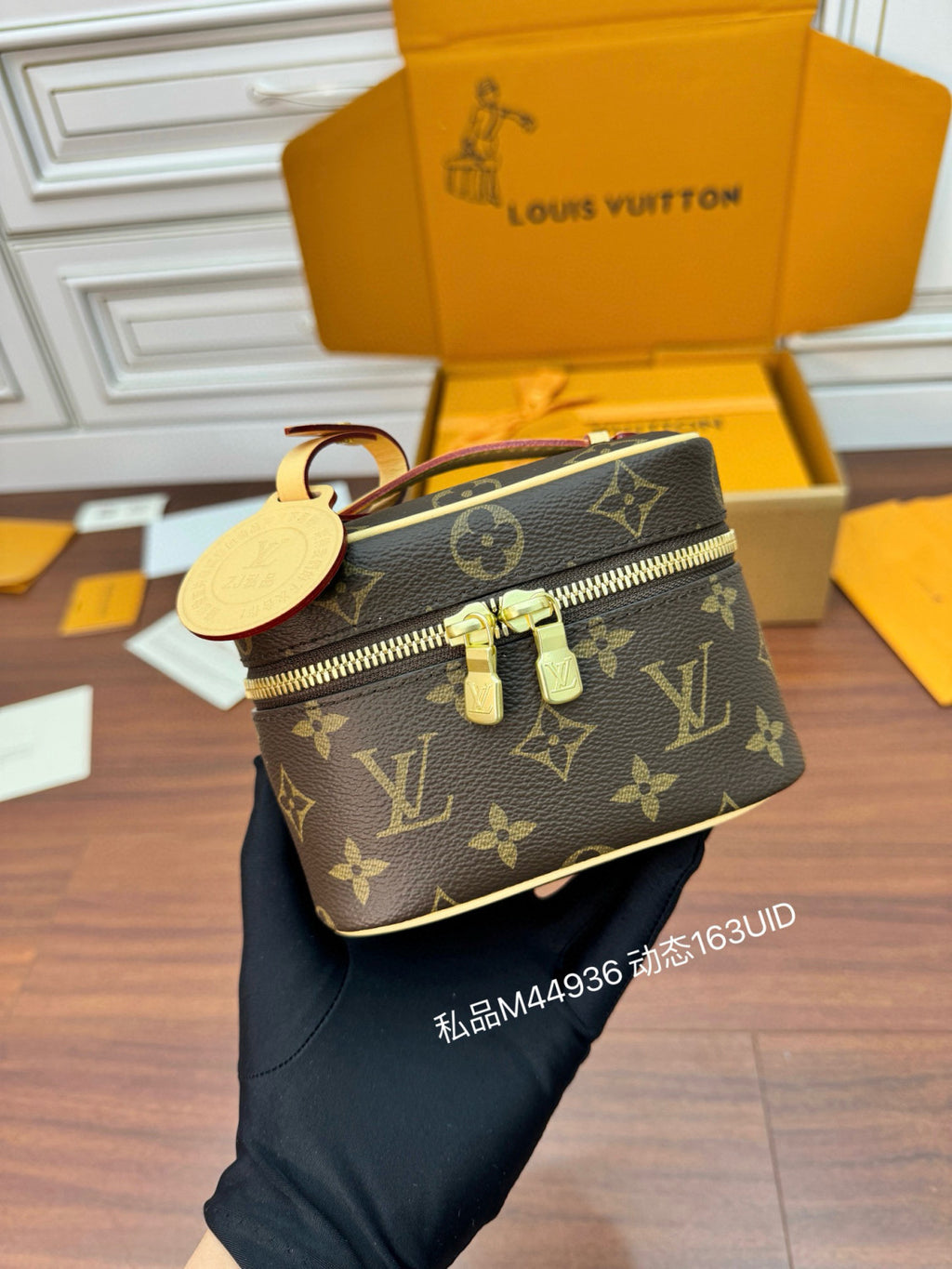 Louis Vuitton NICE NANO Women's Solid Color Classic Printed Leather Zipper Chain Makeup Bag Handbag Bags #77967