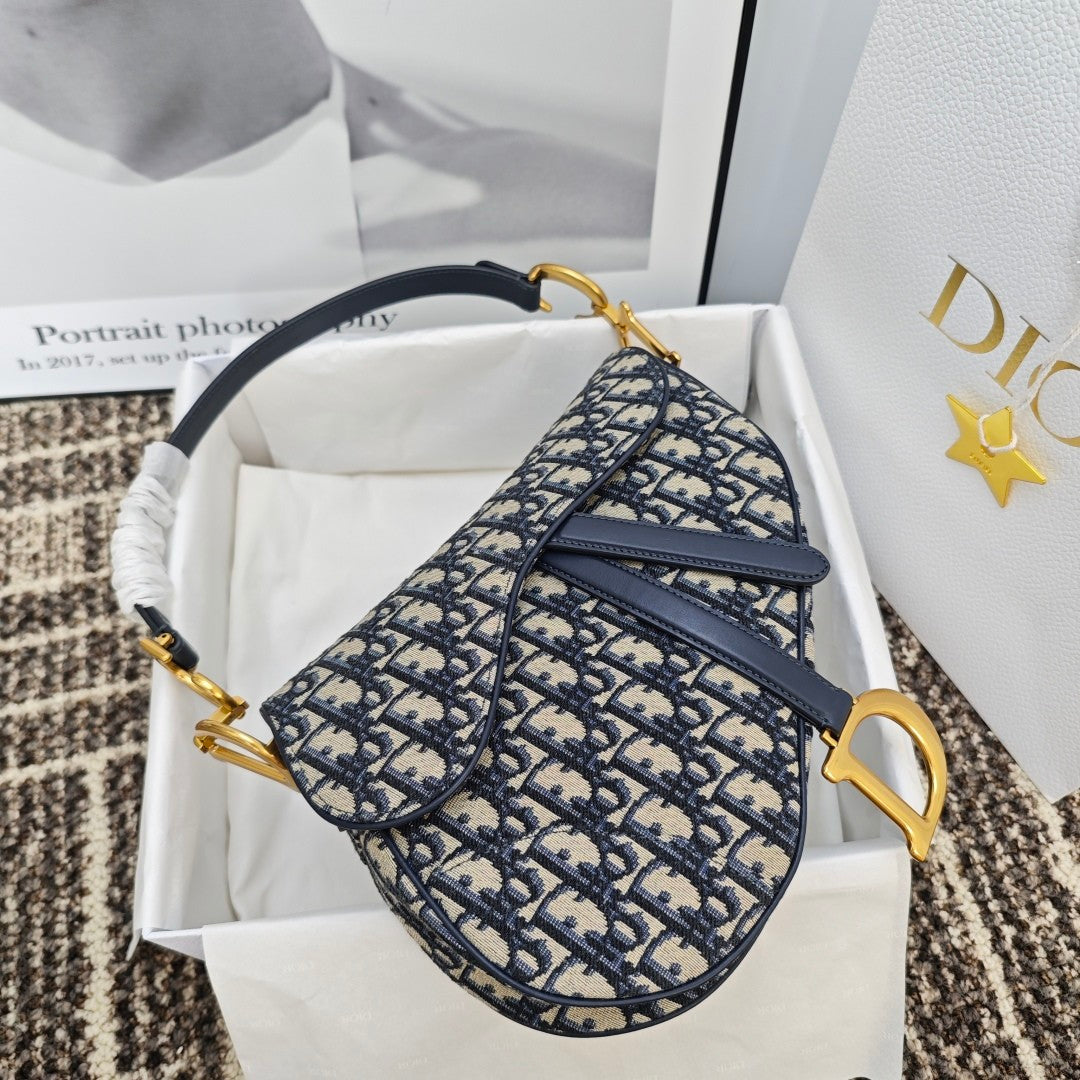 Dior Mini & Medium Saddle Bag With Shoulder Strap Blue Oblique Printed Fashion Exquisite Temperament Clutch Bag Crossbody Bag Bags M0455CBAA_M900 #81649