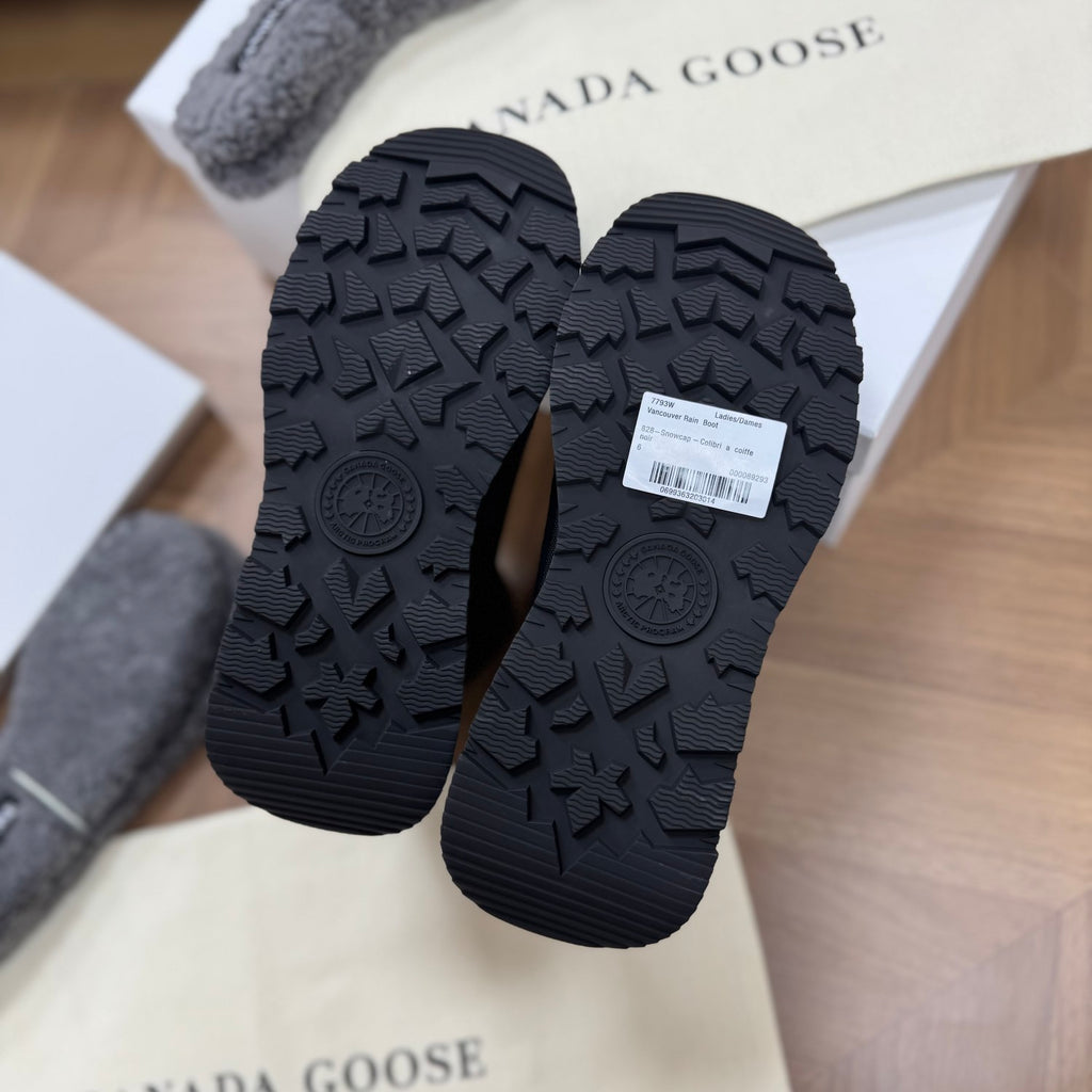 Canada Goose Women's Waterproof Round Toe Printed Rain Boots #332834