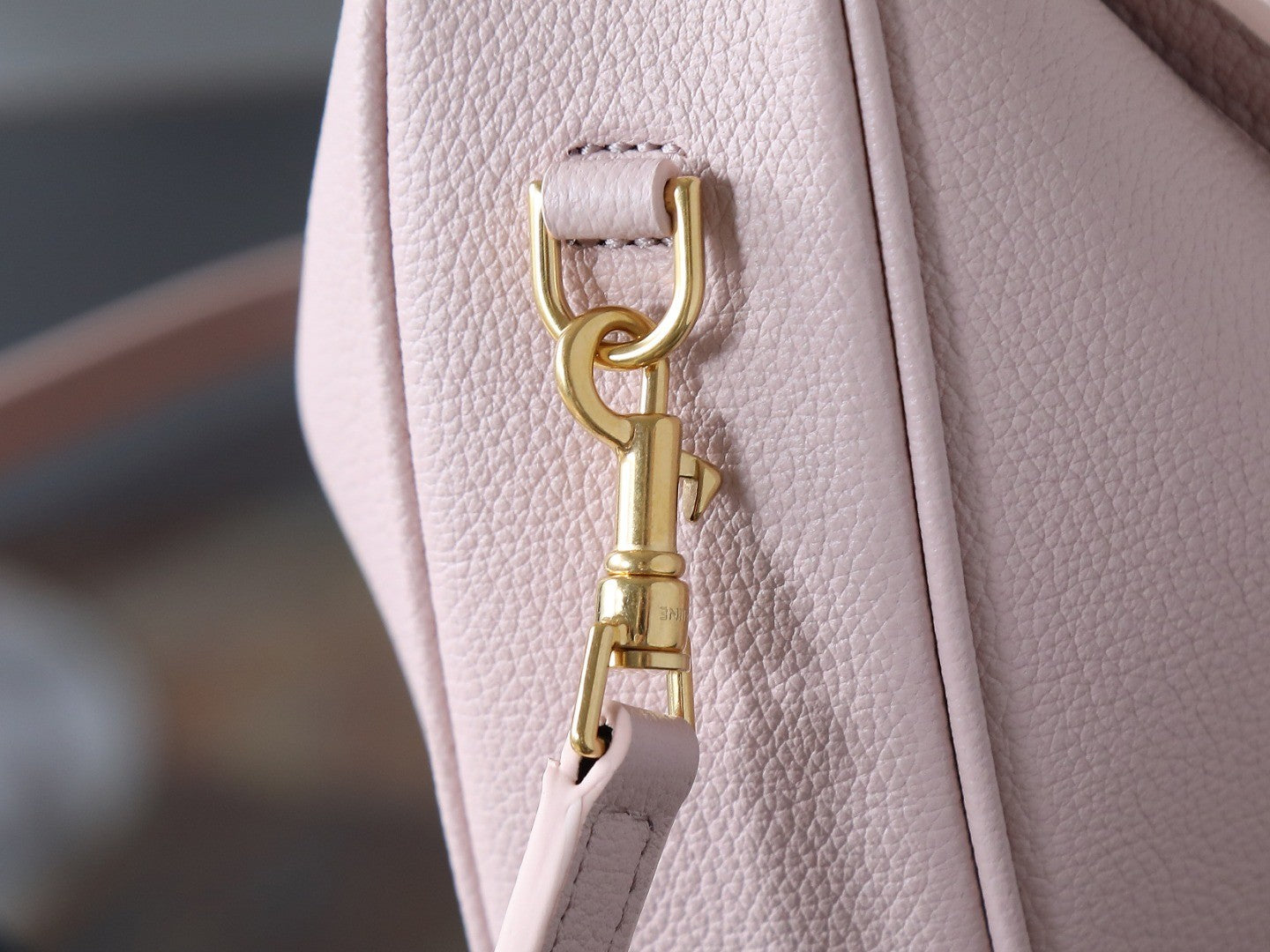 Celine Women's Pink Teen Lulu Handbag Stylish Vintage-inspired Half-moon Clutch Crossbody Bag Bags 120723ENY.25BD #81821A
