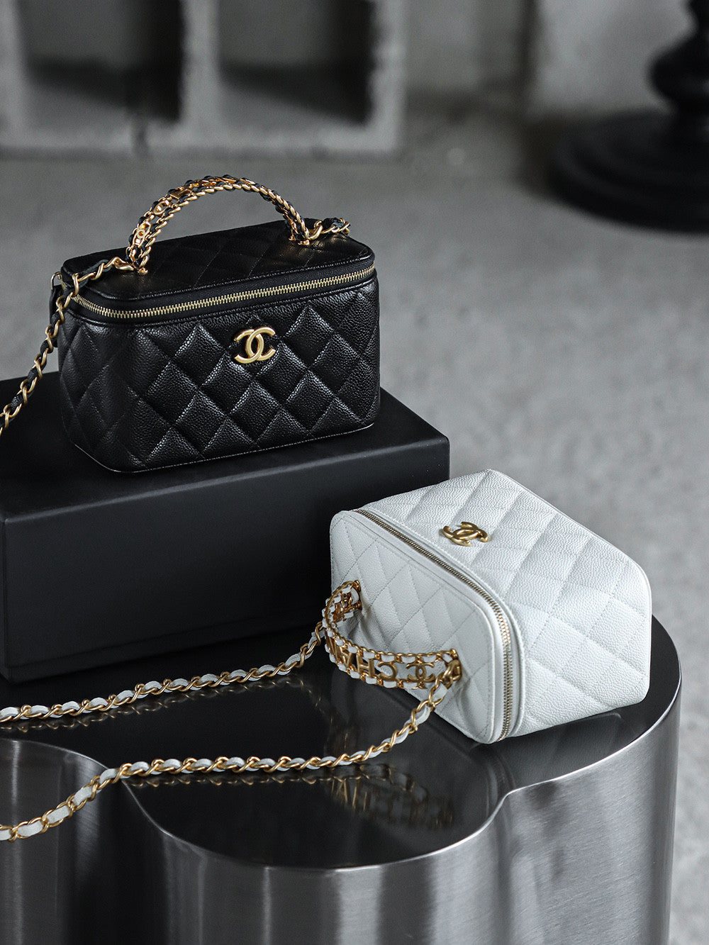 Chanel Women's Solid Color Chain Shoulder Grain Embossed Calfskin Box Bag Tote Shoulder Bags #75595