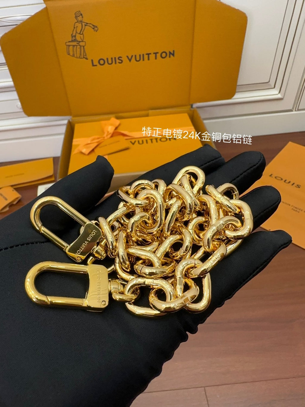 Louis Vuitton POCHETTE MÉTIS EAST WEST Women's Fashion Classic Leather Handbag with Classic Print Chain Adjustable Strap Tote Bag Shoulder Bag Crossbody Bags #79437