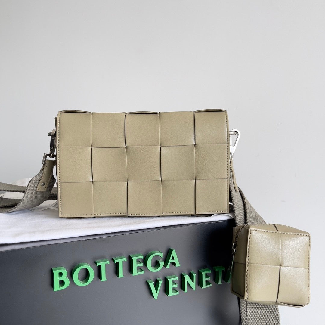 Bottega Veneta Cassette Men's and Women's Solid Color Leather Woven Shoulder Crossbody Bag Bags #75755