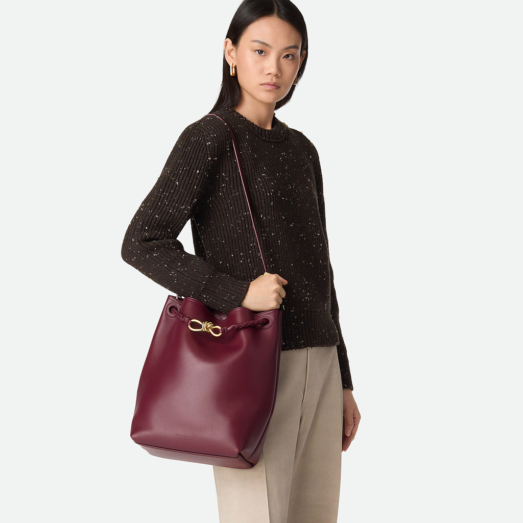 Bottega Veneta Andiamo Women's Fashion Classic Solid Color Leather Bucket Bag Crossbody Tote  Bag  Bags 844169V4O922250 #79186