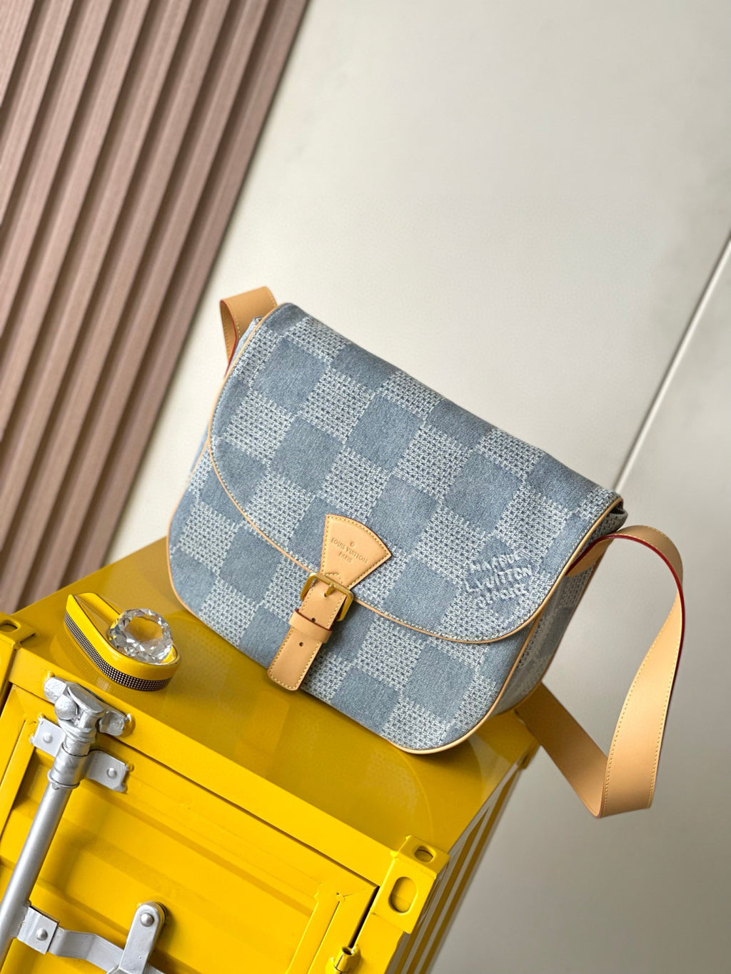 Louis Vuitton Montsouris Men's Solid Vintage Magnetic Buckle Closure Coated Canvas Denim Shoulder Crossbody Bag Bags #76845
