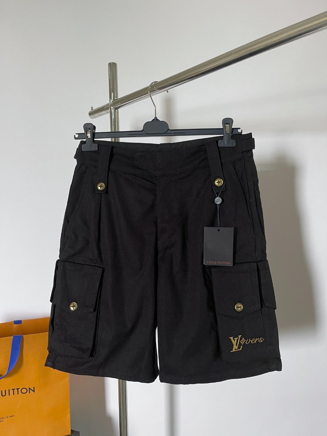 Louis Vuitton Men's Summer Black Logo Letter Loose 5 Points Short Pants #98875