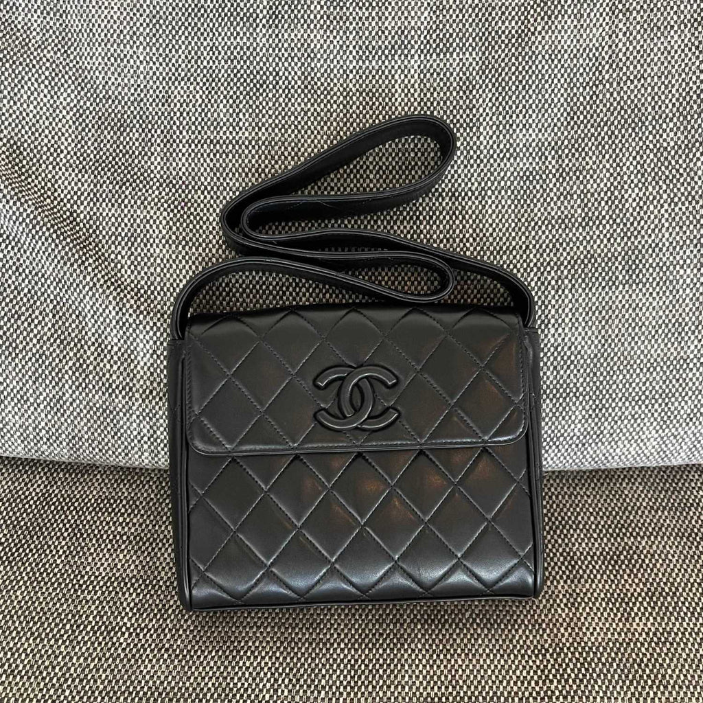 Chanel Women's Men's Vintage Black Knight Square Box Crossbody Bag With Flap Cover - Elegant And Sophisticated Handbag #81871A