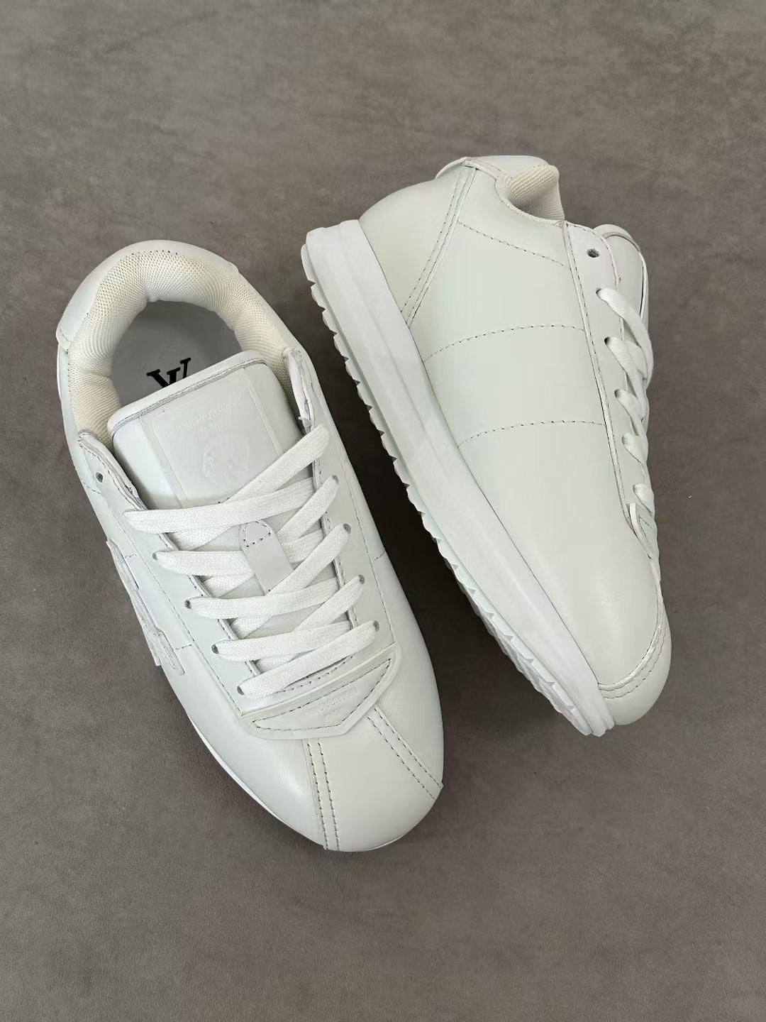 Louis Vuitton LV BUTTERSOFT Men's And Women's Spring/Fall Fashion Casual Round Toe Lace Up Leather Embossed Low Top Sneakers Shoes #78571