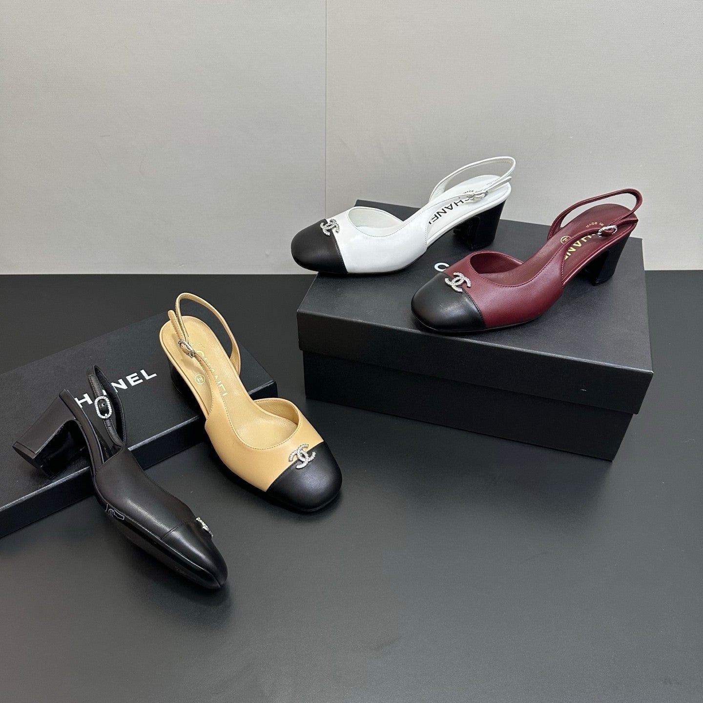 Chanel 6cm Heel Height Double C Thick Heel Back Hollow Color Block Stitching High Heel Sandals #333238