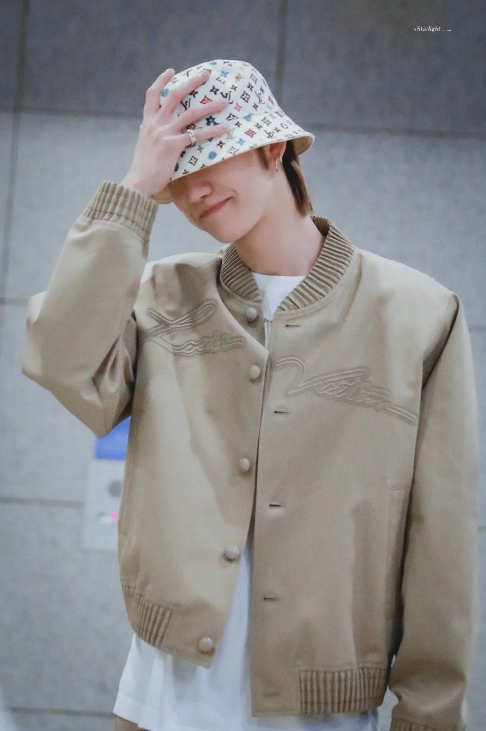 Louis Vuitton Men's Spring and Autumn Solid Color Embroidery Letter Print Zipper Long Sleeve Jacket #72532