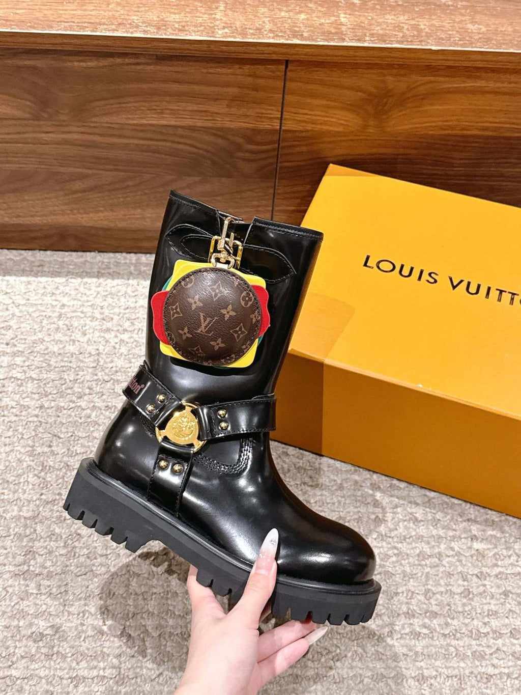 Louis Vuitton x Timberland Men's & Women's Fall/Winter Fashion Hamburger Bag Detail Leather Lined Sheepskin Solid Color Flat Zipper Casual Mid-Calf Motorcycle Boots Shoes Ngvp #2534