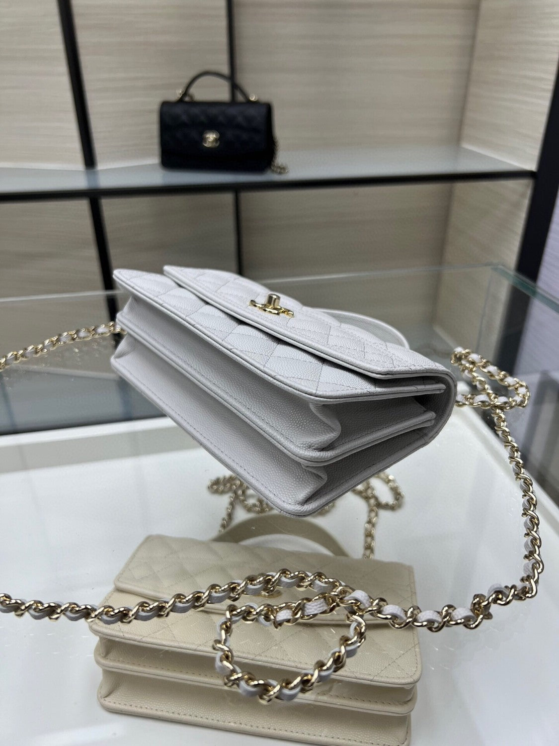 Chanel Chain Clutch Grain Embossed Calfskin With Gold Metal Logo Shoulder Crossbody Bag Fashion Temperament Pure Colour Spring Summer Bags AP4402Y #81133