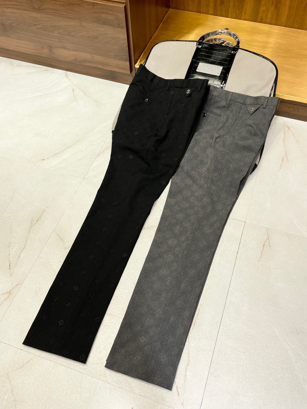 Louis Vuitton Men's Suit Jacket Long Pants Professional Dress Set #6468