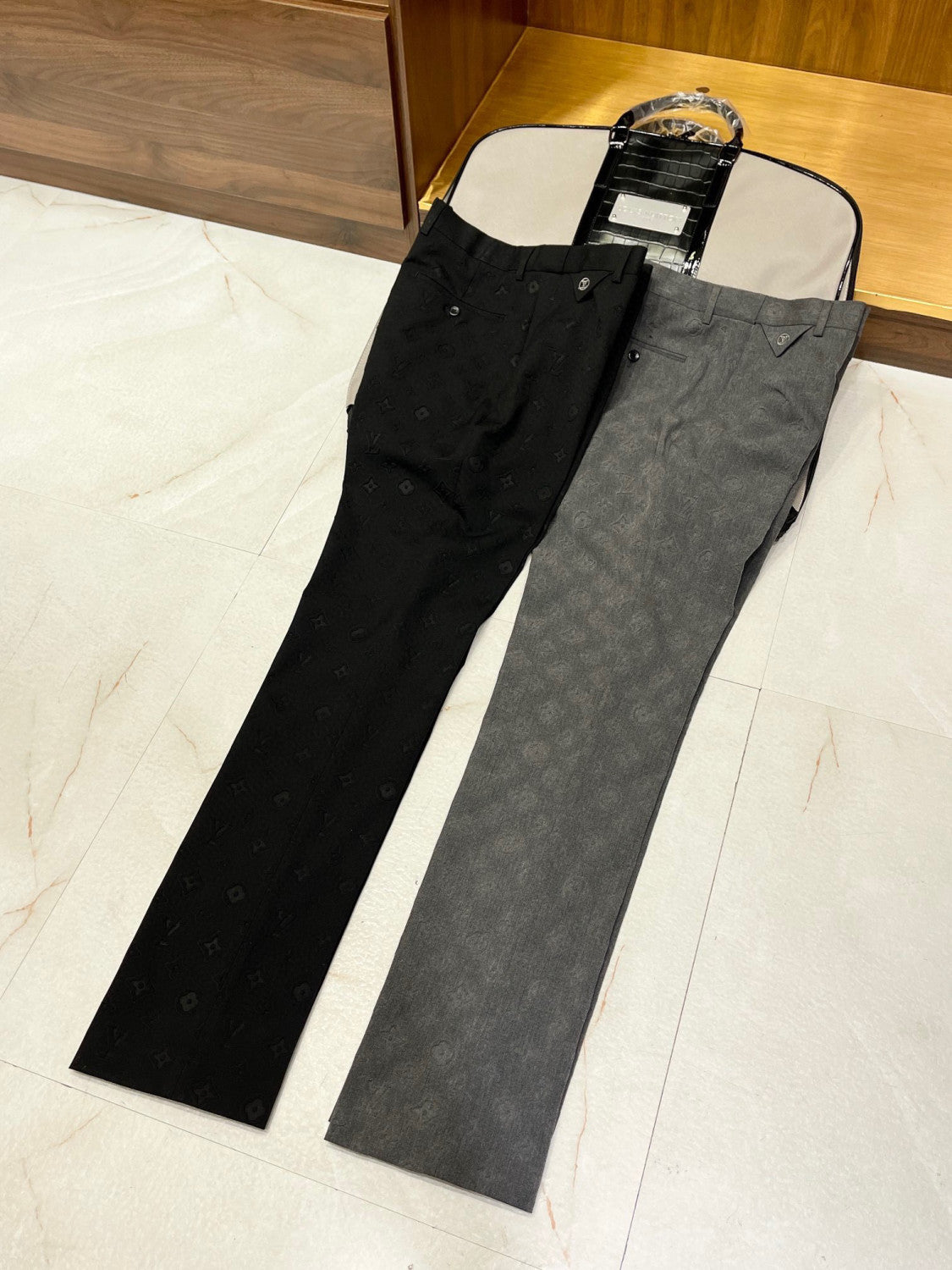 Louis Vuitton Men's Suit Jacket Long Pants Professional Dress Set #6468