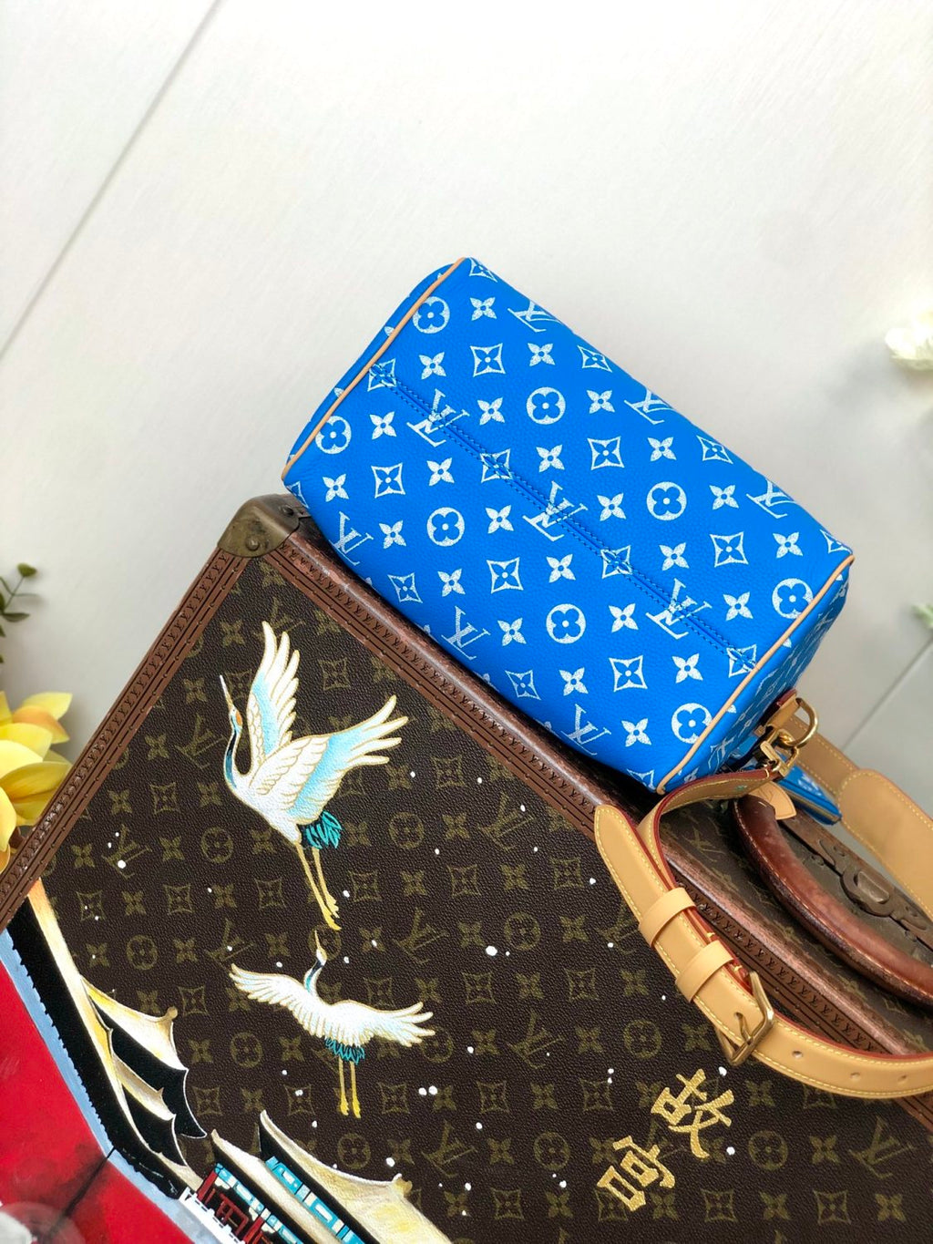 Louis Vuitton Women's Fashion Classic Sapphire Blue Logo Zipper Closure Leather Shoulder Bag Handbags In Small Medium And Large Sizes Crossbody Bag Bags #78656