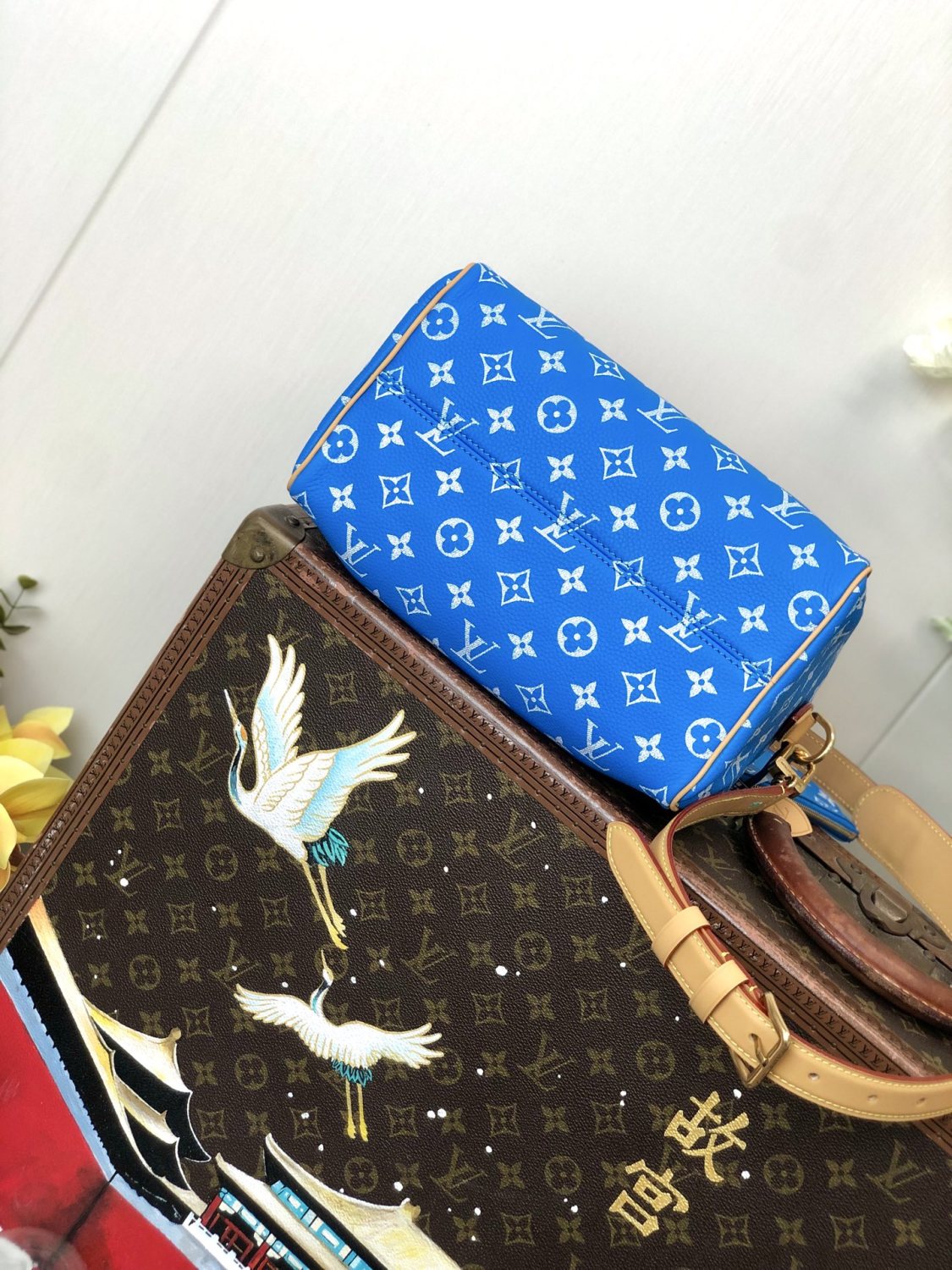Louis Vuitton Women's Fashion Classic Sapphire Blue Logo Zipper Closure Leather Shoulder Bag Handbags In Small Medium And Large Sizes Crossbody Bag Bags #78656