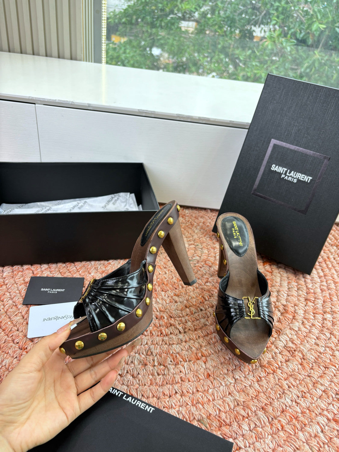 Saint Laurent BABYLONE Clogs in Smooth Leather #379492