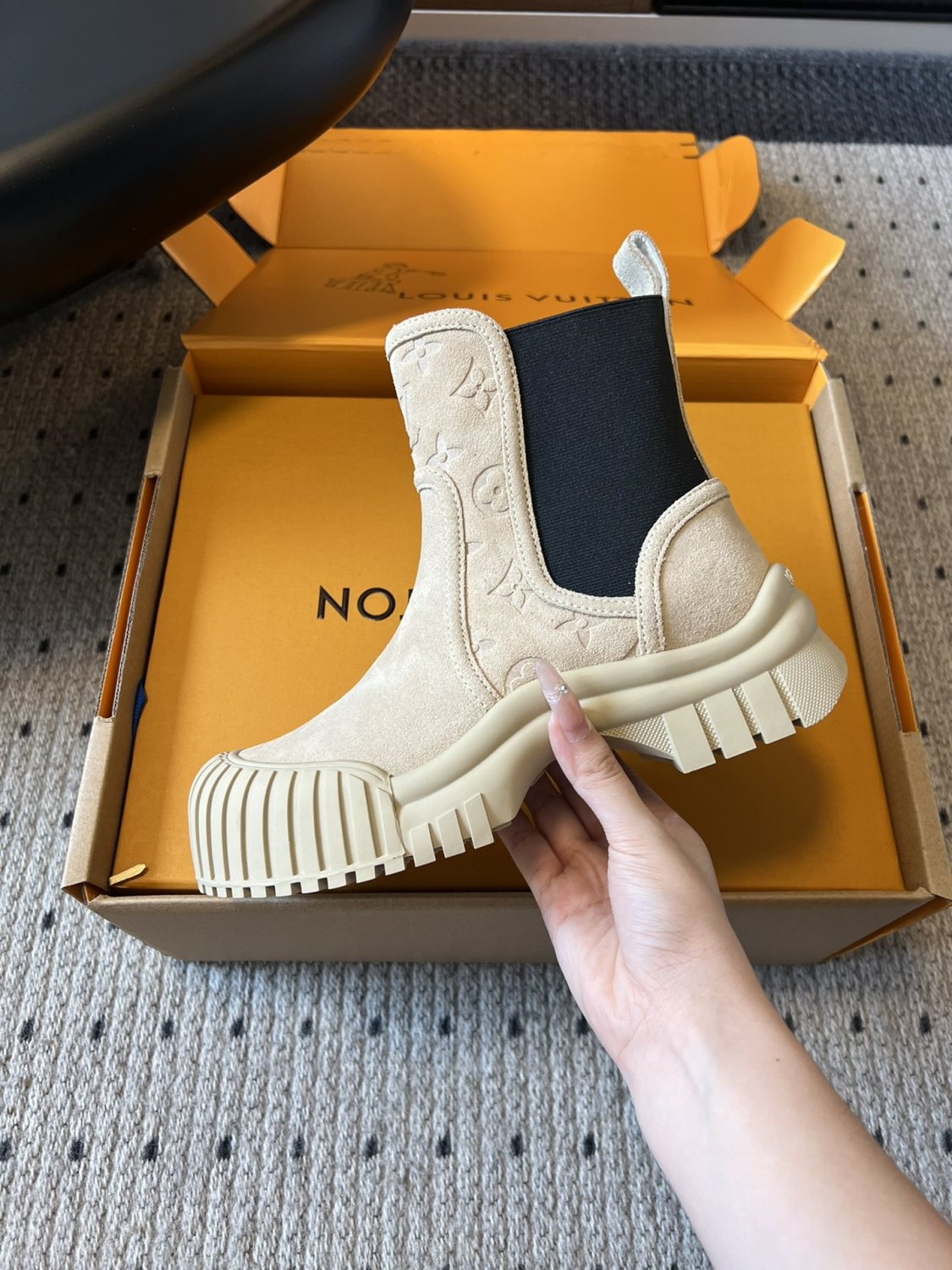 Louis Vuitton Women's Autumn/winter Solid Color Round Toe Short Boot With Thick Sole Suede Classic Fashion Boots Shoes #78119