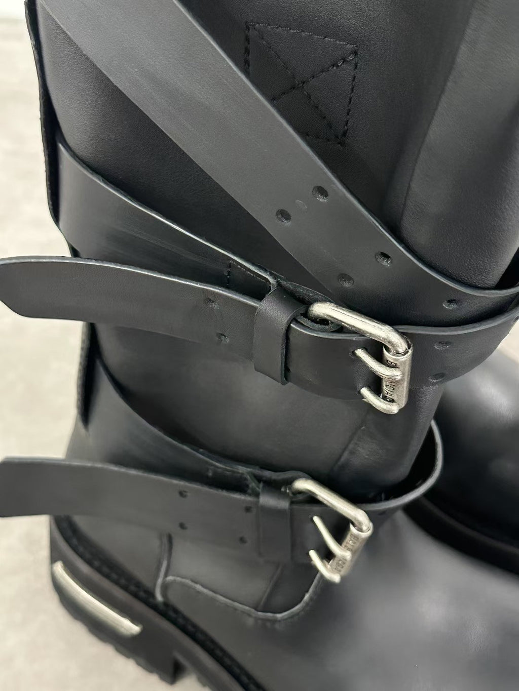 Balenciaga Venom Men's And Women's Solid Color Autumn/winter Round Toe Buckle Cowhide Leather High Top Boots Shoes #78113