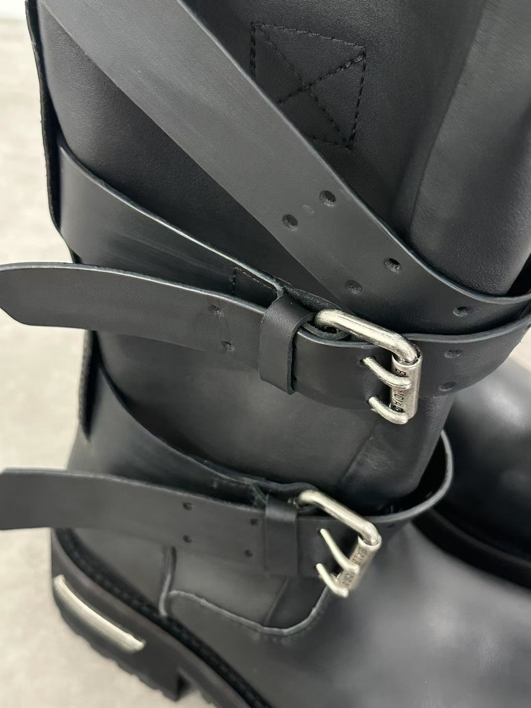 Balenciaga Venom Men's And Women's Solid Color Autumn/winter Round Toe Buckle Cowhide Leather High Top Boots Shoes #78113