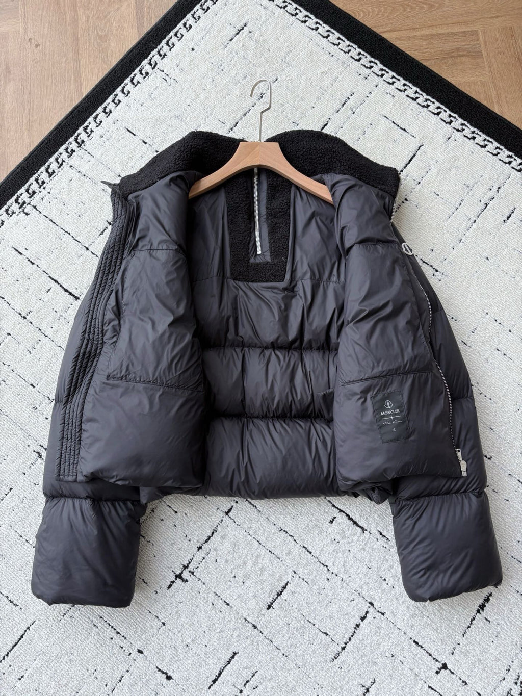 Moncler Cyclopic Men's And Women's Wool Collar Short Down Jacket #333060