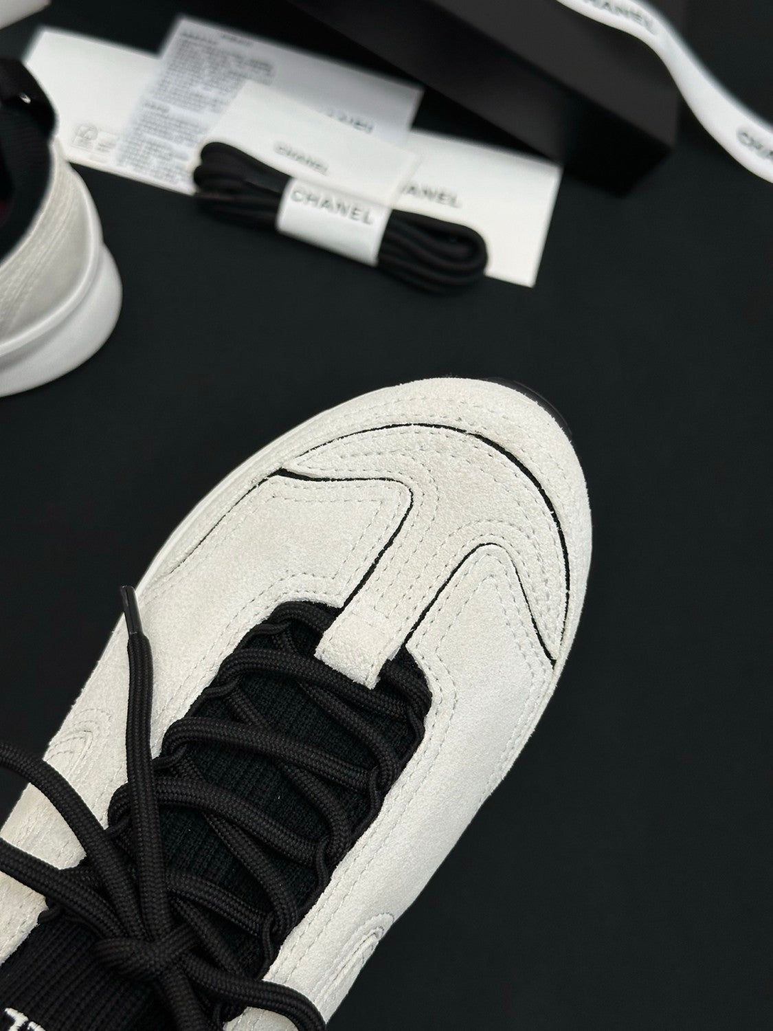 Chanel Cc Retro Casual Sneakers #387599