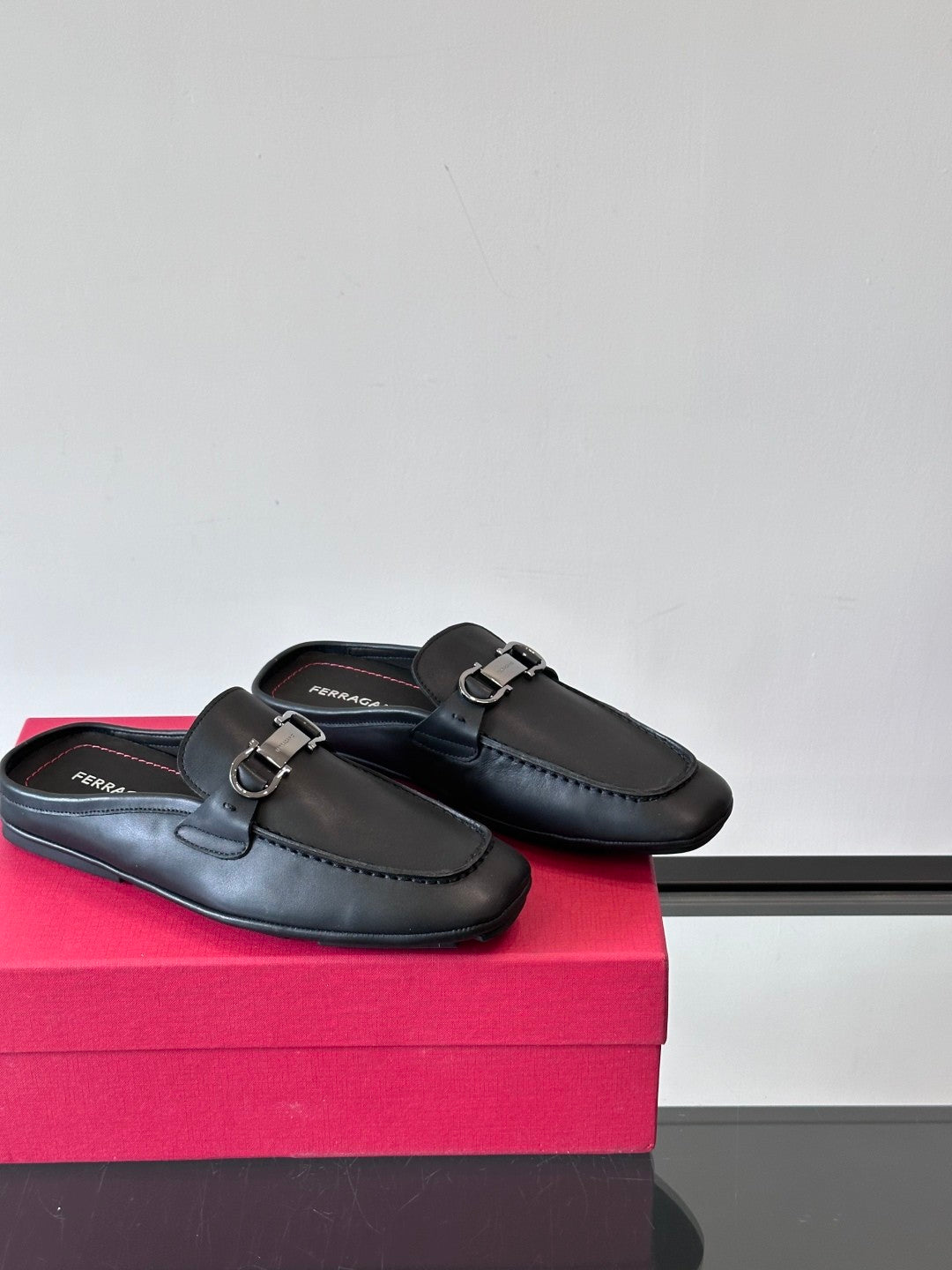 Ferragamo Men's Spring/Fall Solid Color Classic Calfskin Round Toe Open Back Mule Shoes #78195