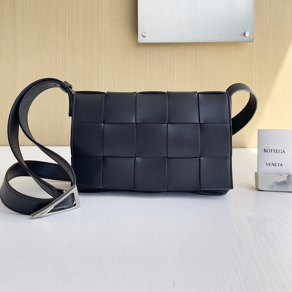 Bottega Veneta Women's Fashion Classic Two Tone Design Grained Leather Shoulder Bag Crossbody Bag Bags #79397