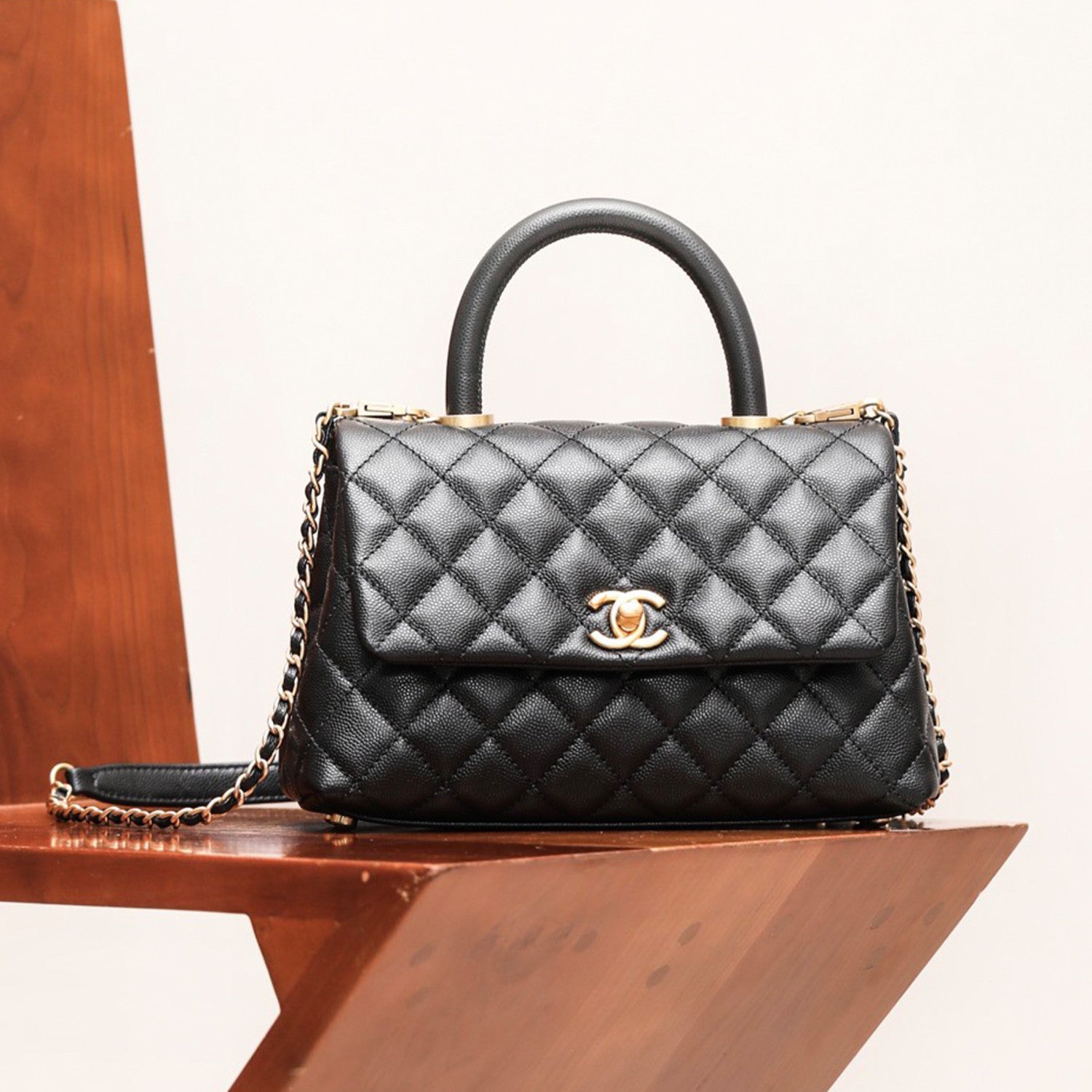 Chanel COCO Handle 16 Classic Logo Black Gold Leather Caviar Chain Shoulder Crossbody Mini Small Medium Women's Spring Summer Black Bag Bags #81386