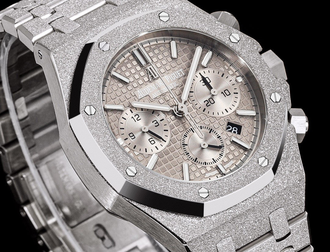 Audemars Piguet Men's Steel Strap Mechanical Watch #96637