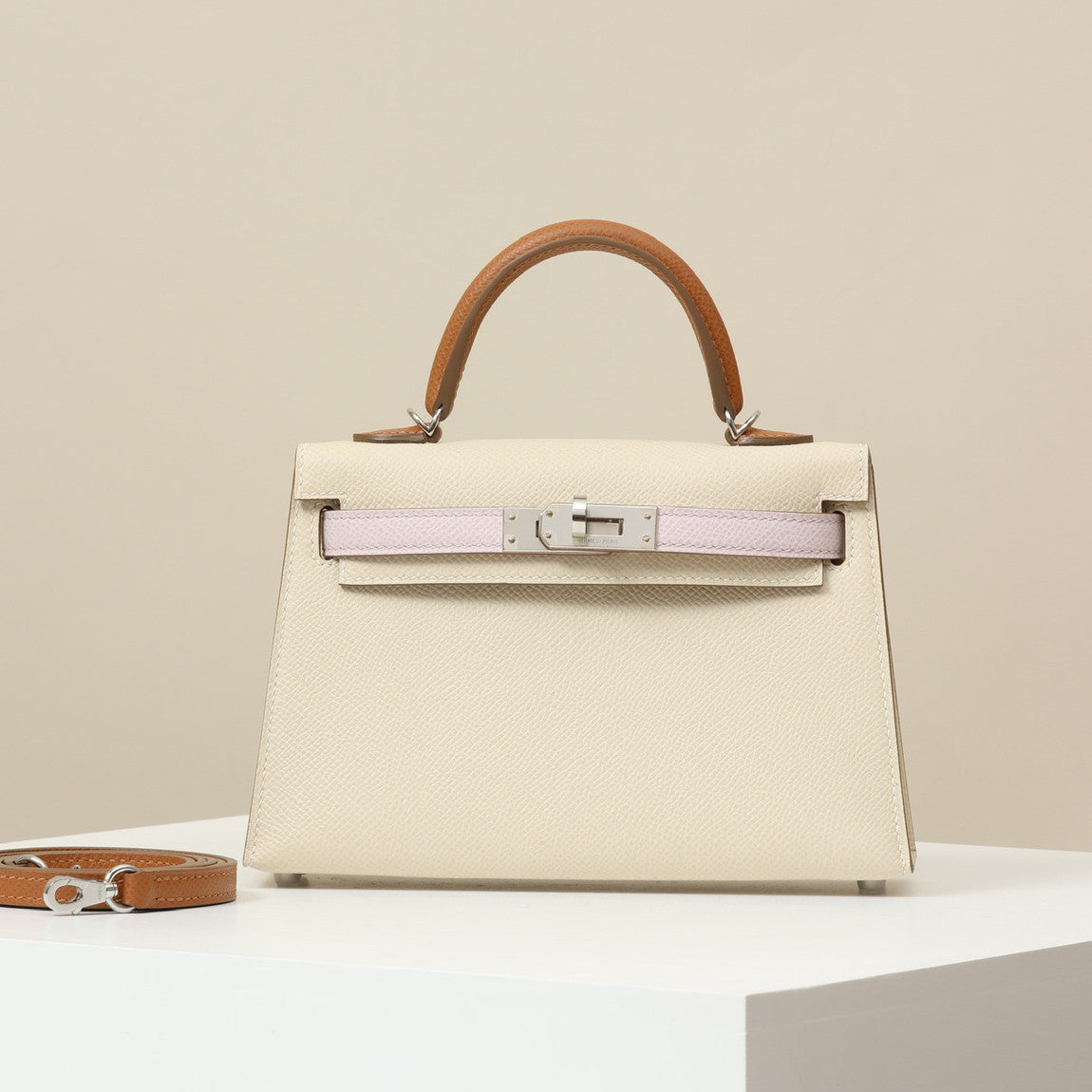Hermes Solid Color Handbag Temperament Metal Buckle Kelly Bag Accessories Handcrafted Leather Bag From The Original Factory's Premium Custom Collection #74557