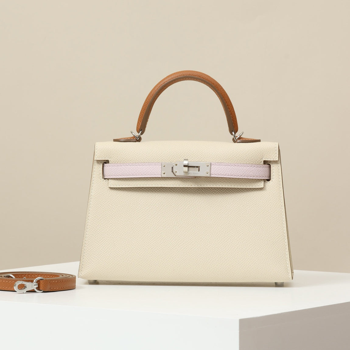 Hermes Solid Color Handbag Temperament Metal Buckle Kelly Bag Accessories Handcrafted Leather Bag From The Original Factory's Premium Custom Collection #74557
