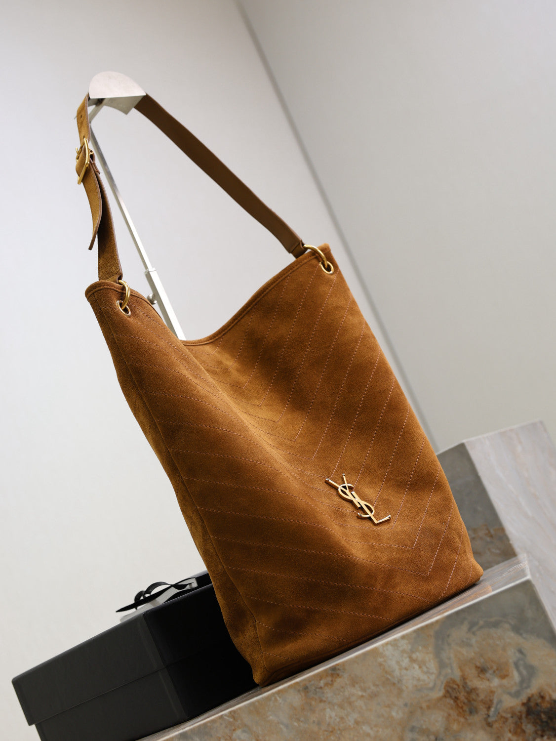 Saint Laurent NIKI Supple Bucket in Suede in Brown #337074