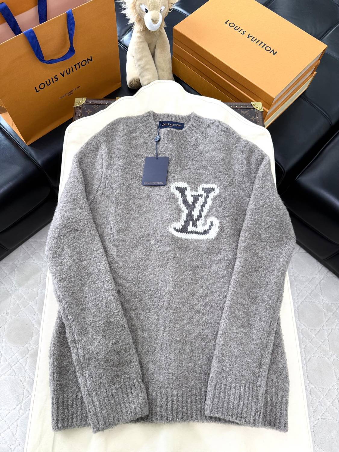 Louis Vuitton Men's Spring and Autumn Solid Color Letter Printed Crew Neck Wool Knit Long Sleeve Sweater #74694