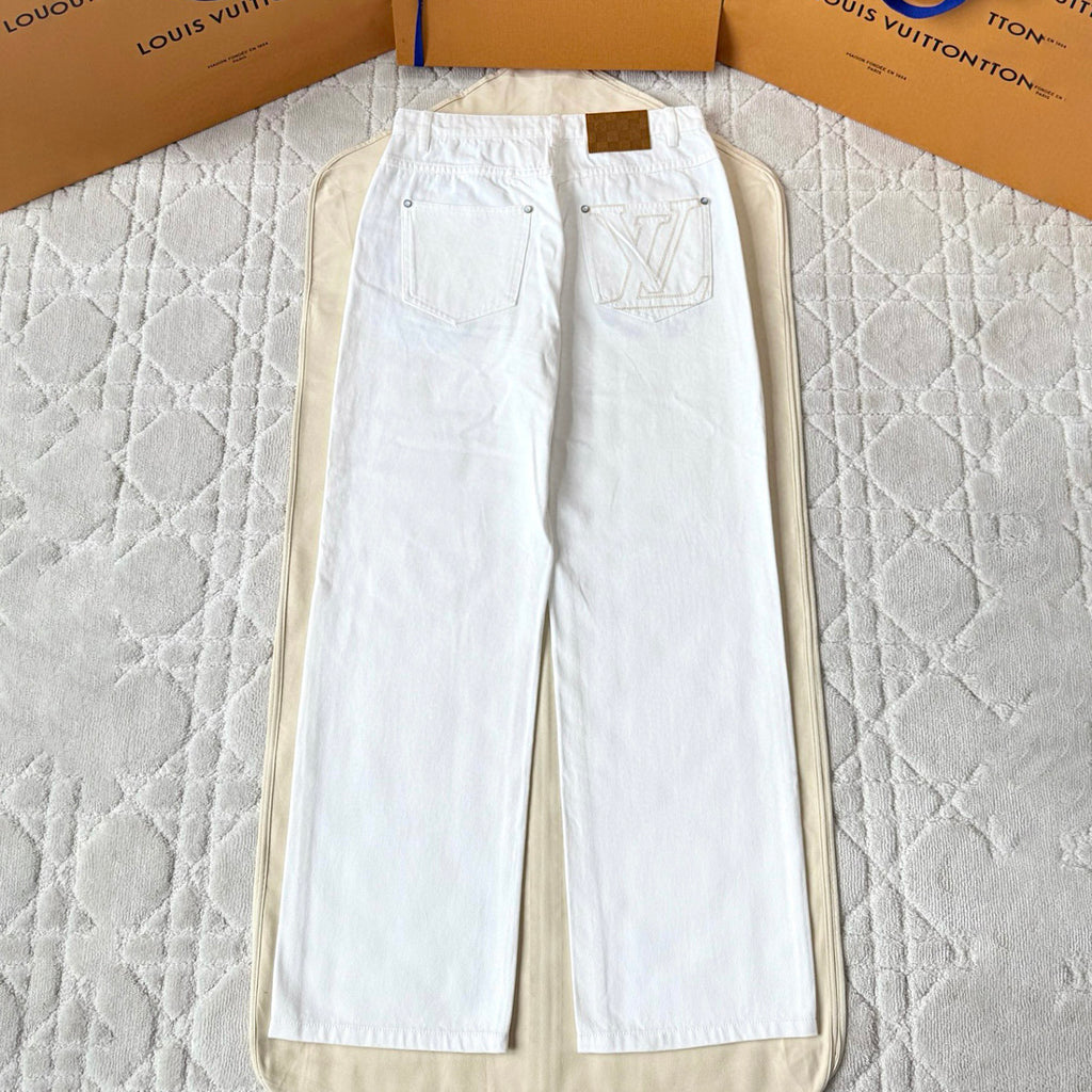 Louis Vuitton Men's Spring/Fall Fashion Classic Solid Color Back Pocket Embroidered White Denim Pants #79553