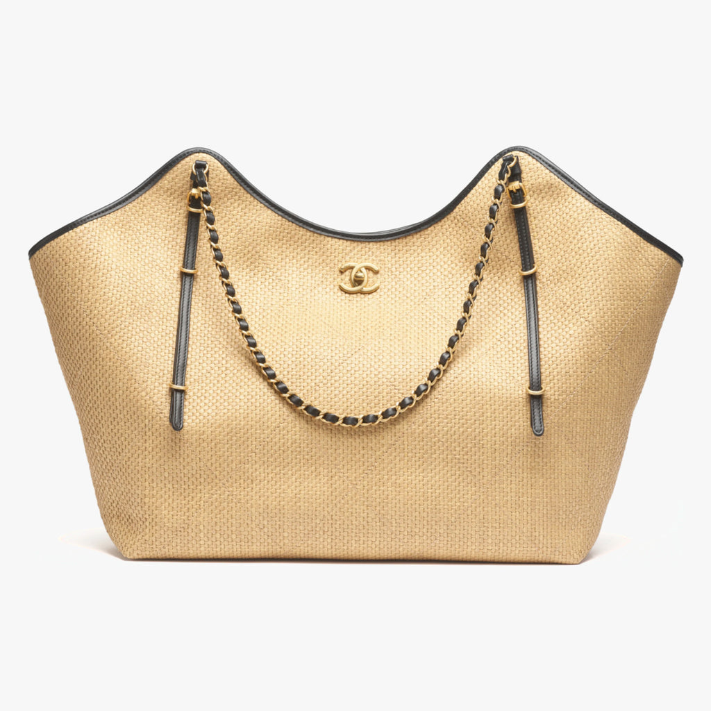Chanel 26 Early Spring Resort Collection MAXI Tote Bag Gold Metallic Accents Tri-Color Fashion Statement Elegant and Refined Handheld Spacious Tote Bags #194915