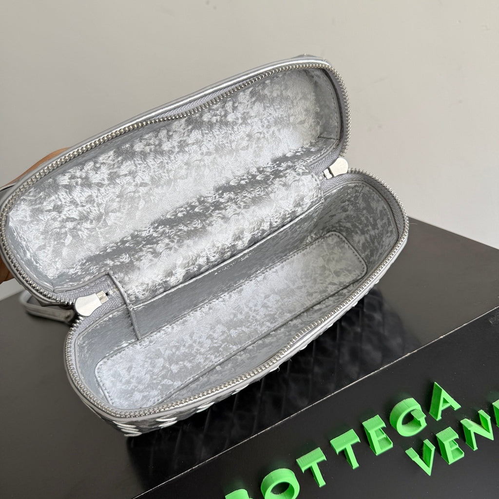 Bottega Veneta Women's New Woven Zipper Crossbody Bag Makeup Bags #195271