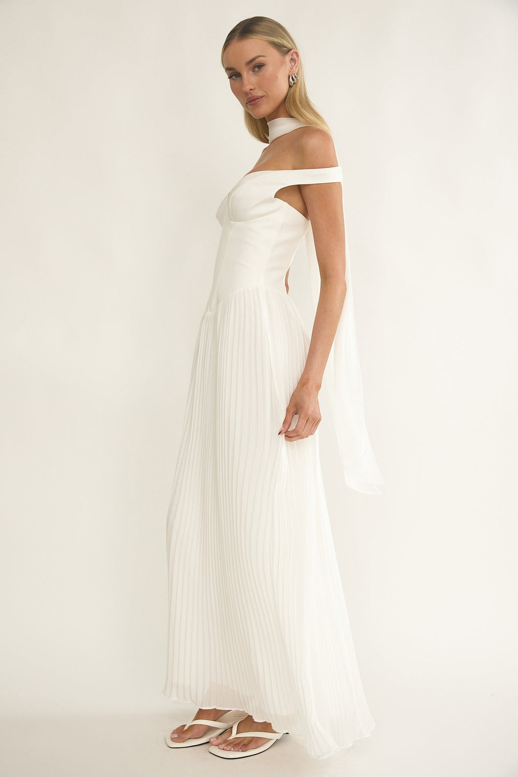 Quinnae Off-Shoulder Accordion Pleat Maxi Dress White