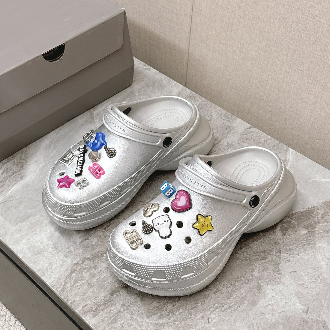 Balenciaga Men's And Women's Summer Solid Color DIY Graffiti Hole Beach Sandals Slippers Shoes #76464