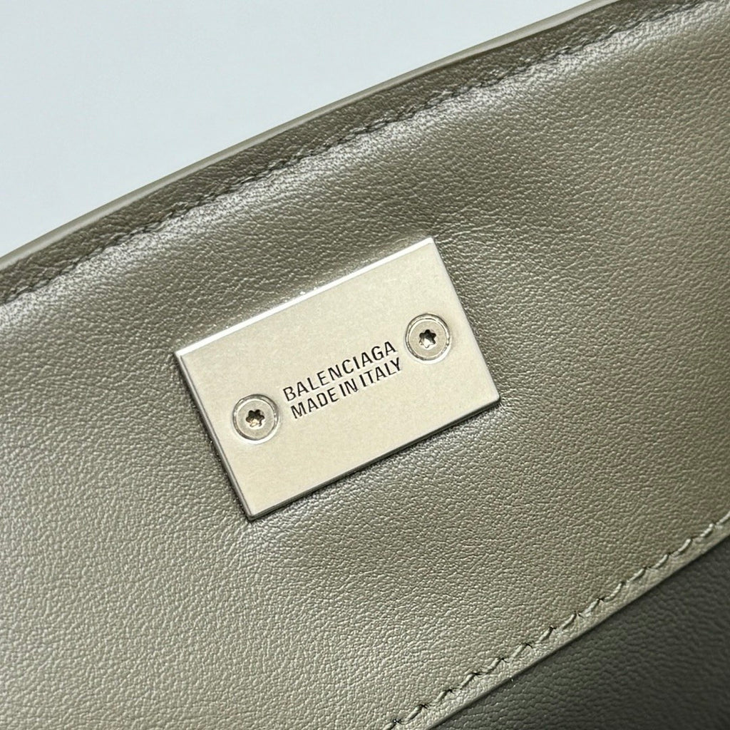 Balenciaga Women's Solid Color Large Capacity Rodeo Small Tote Casual Leather Silver Button Casual Shoulder Crossbody Bags Ngvp #9917