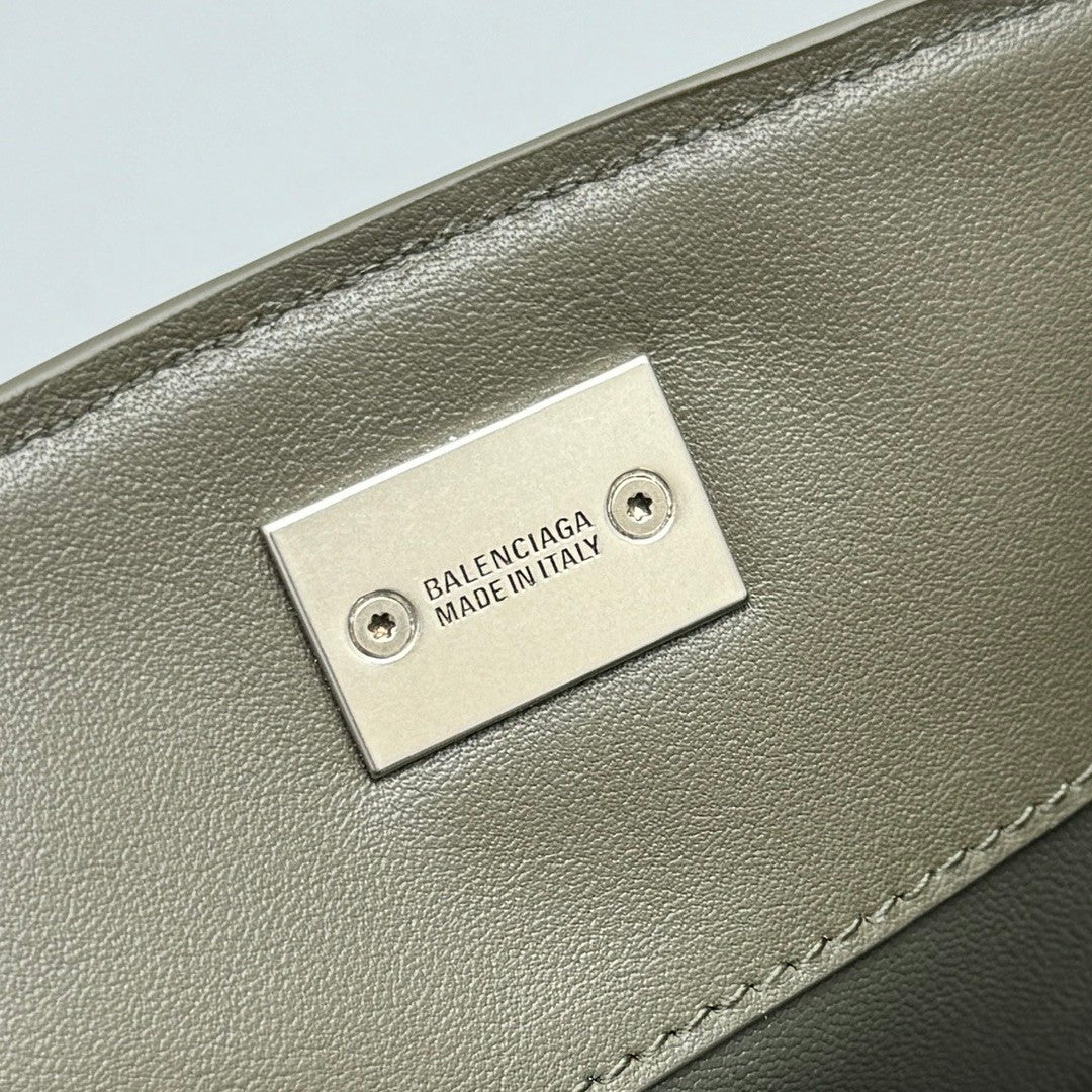 Balenciaga Women's Solid Color Large Capacity Rodeo Small Tote Casual Leather Silver Button Casual Shoulder Crossbody Bags Ngvp #9917