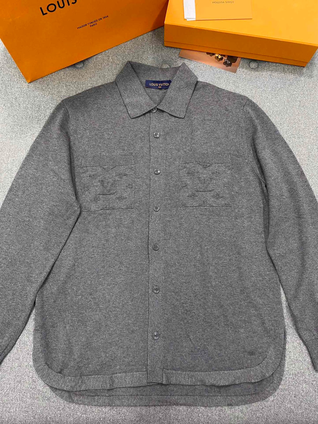 Louis Vuitton Men's Spring/Autumn Gray Logo Appliquéd Single Breasted Long Sleeve Knit Shirt #72115