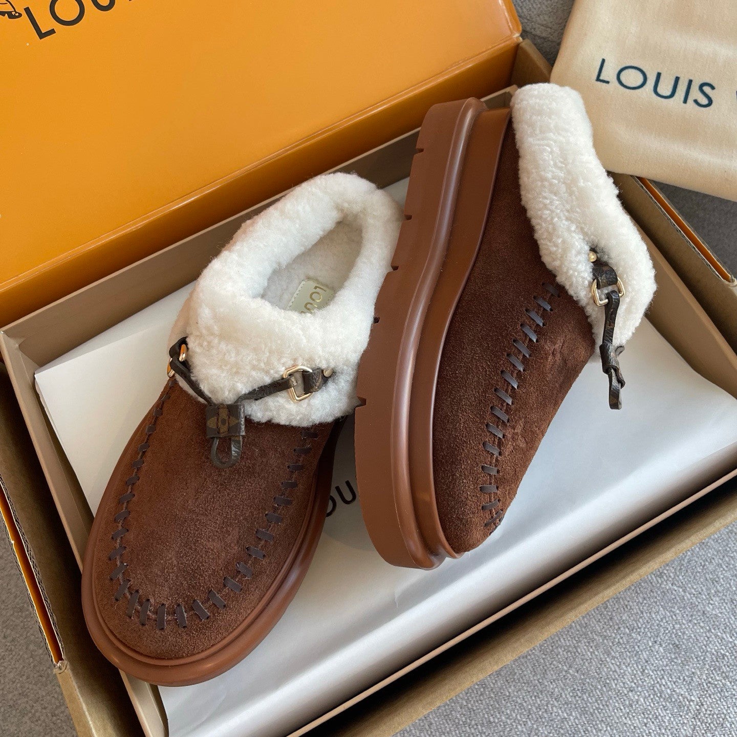Louis Vuitton Cortina Closed Mule Shoes #334366
