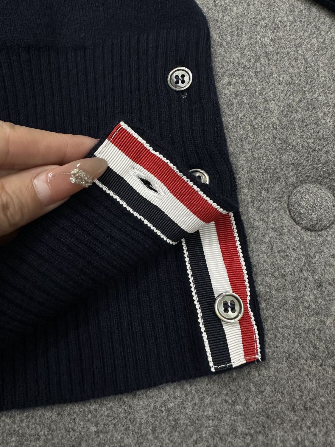 Thom Browne Men's Spring & Autumn Striped Solid Color V-Neck Cashmere Fitted Long Sleeve Knit Cardigan Ngvp #1945