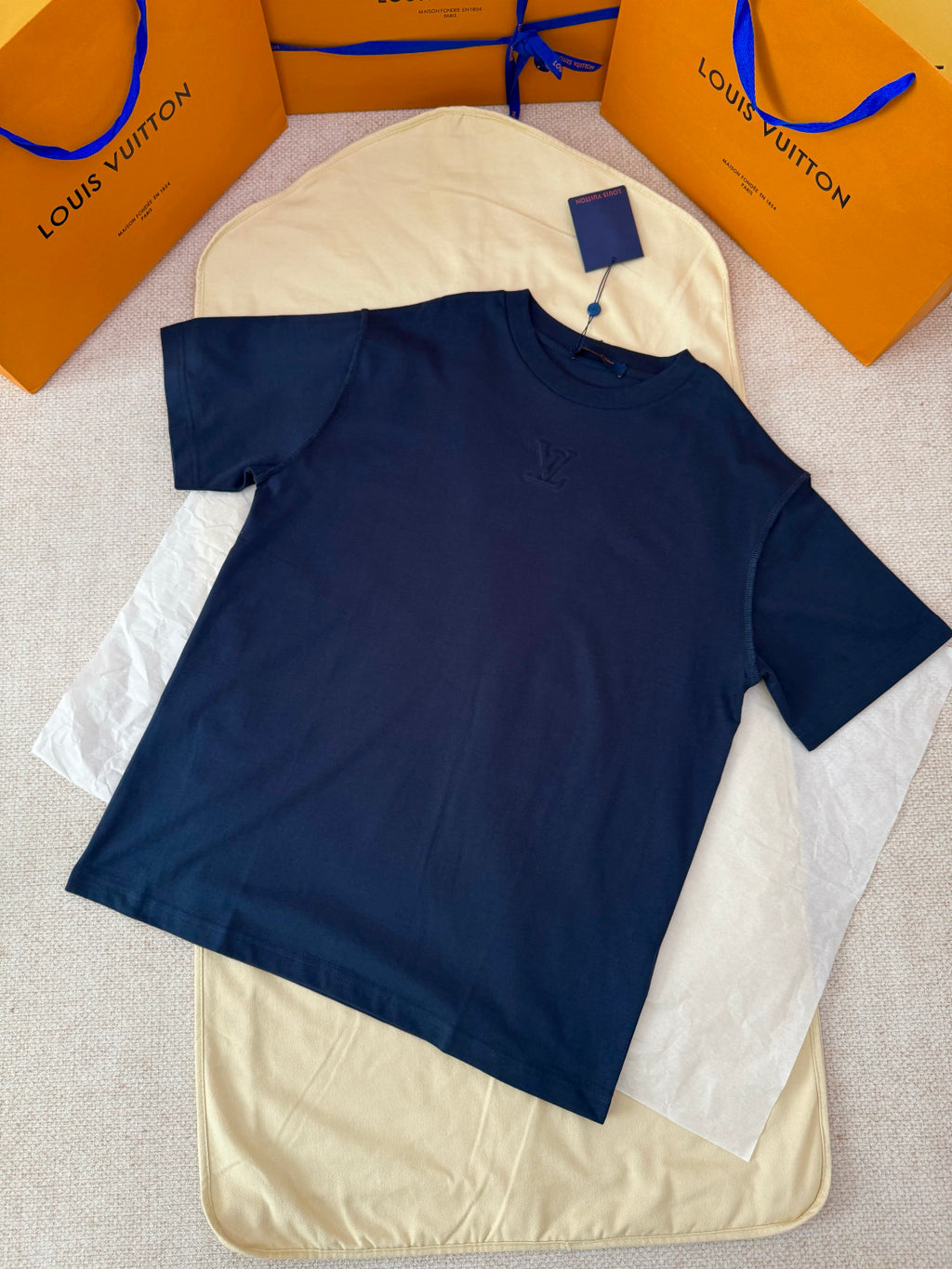 Louis Vuitton Embossed Lv T-shirt #334929