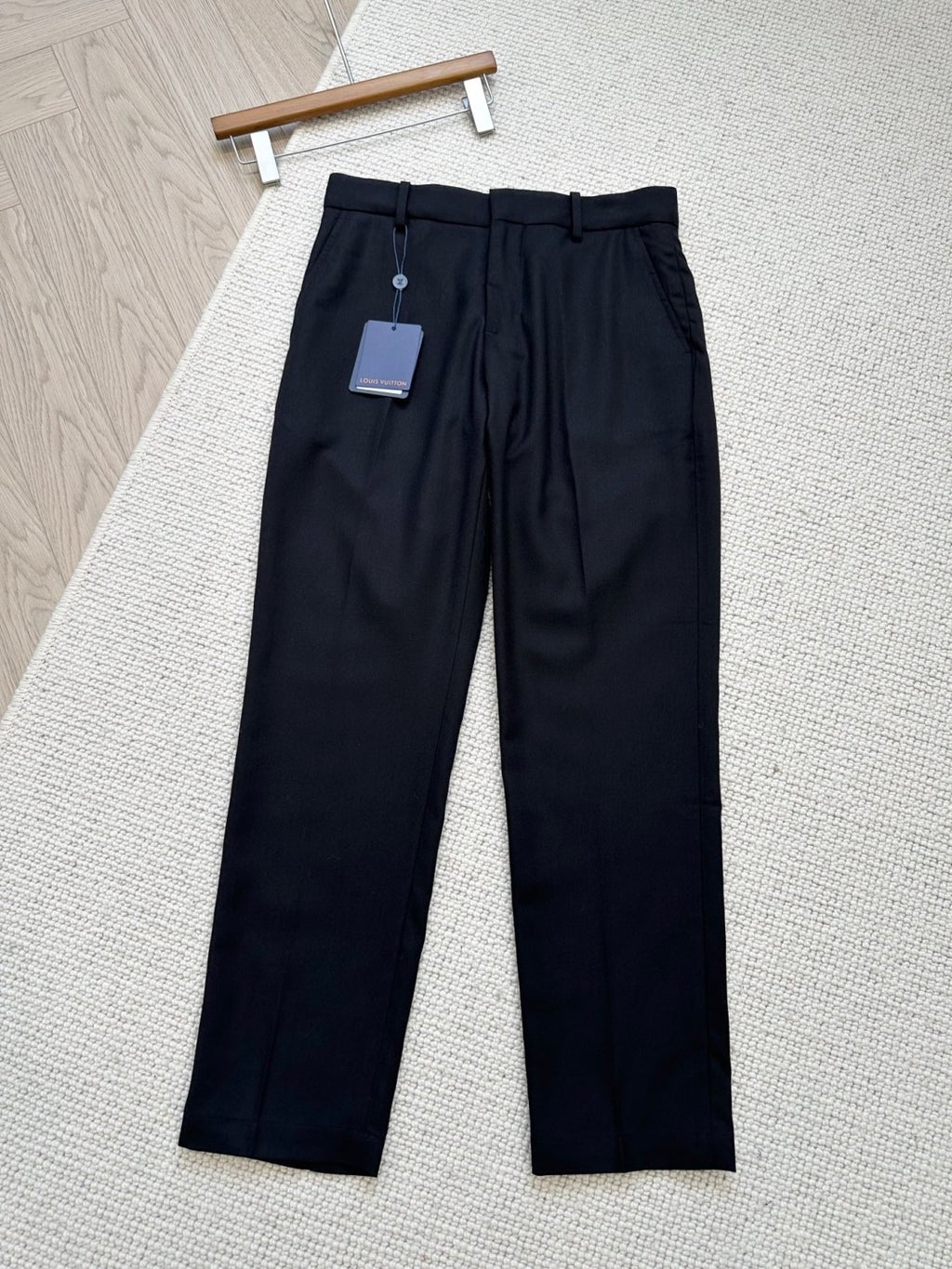 Louis Vuitton SS25 Men's Spring and Summer Solid Color Sheep Wool Straight Casual Pants #332664